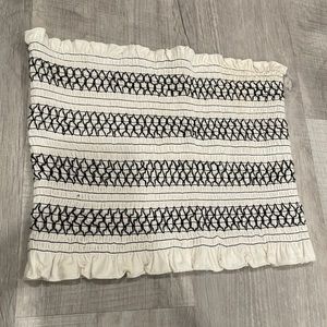 AEO - SLEEVELESS - PATTERN TOP - WHITE AND BLACK - MEDIUM